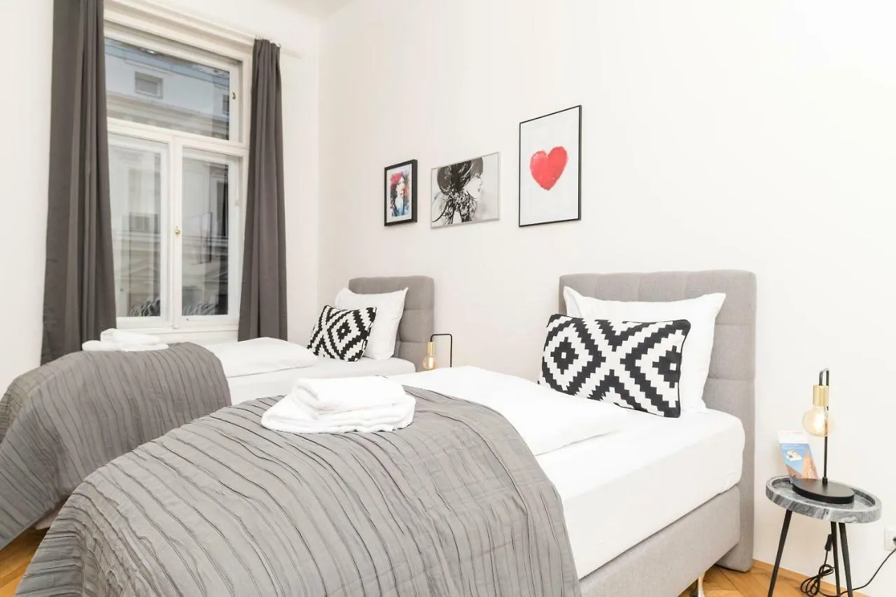 Rainer Maria Rilke Suite Viena Apartament