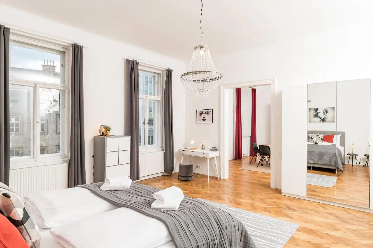 Rainer Maria Rilke Suite Vienna Apartment