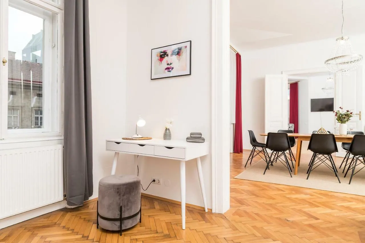 Rainer Maria Rilke Suite Vienna Apartment